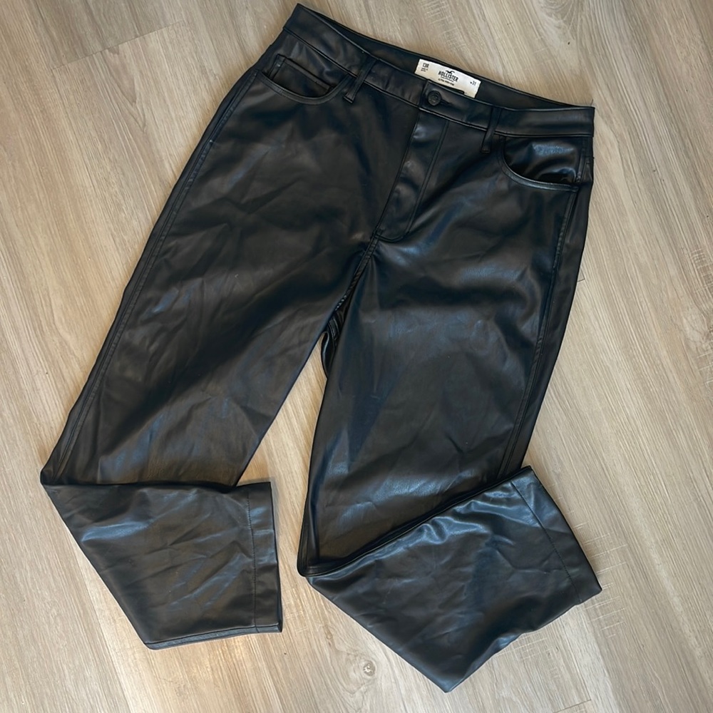 Hollister faux leather pants soft lined 🖤🤩